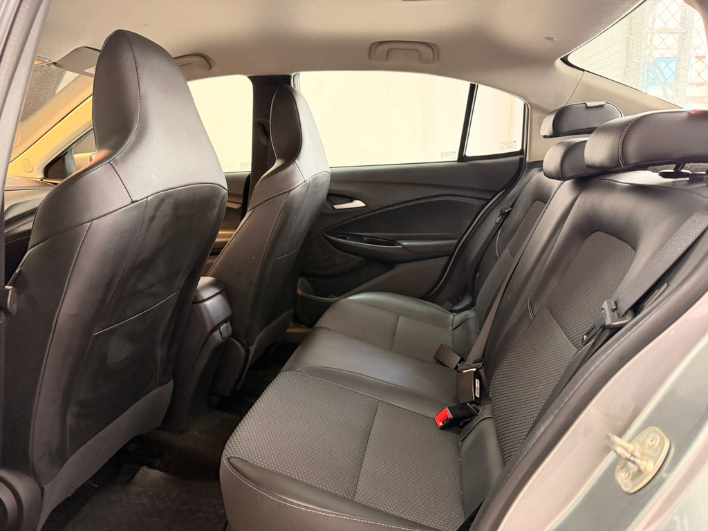 Chevrolet Onix Sedan Cinza