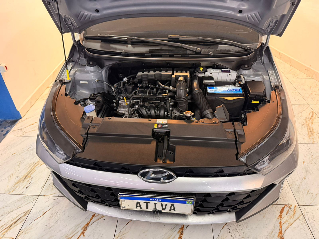 Hyundai HB20 Prata