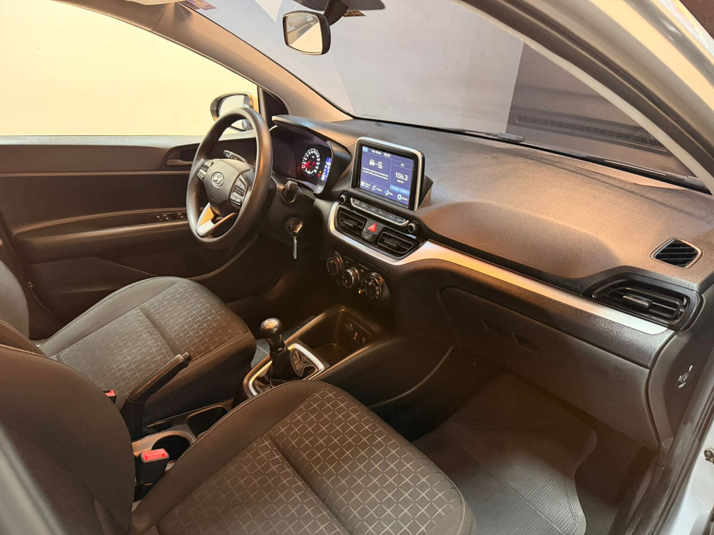Hyundai HB20 Prata