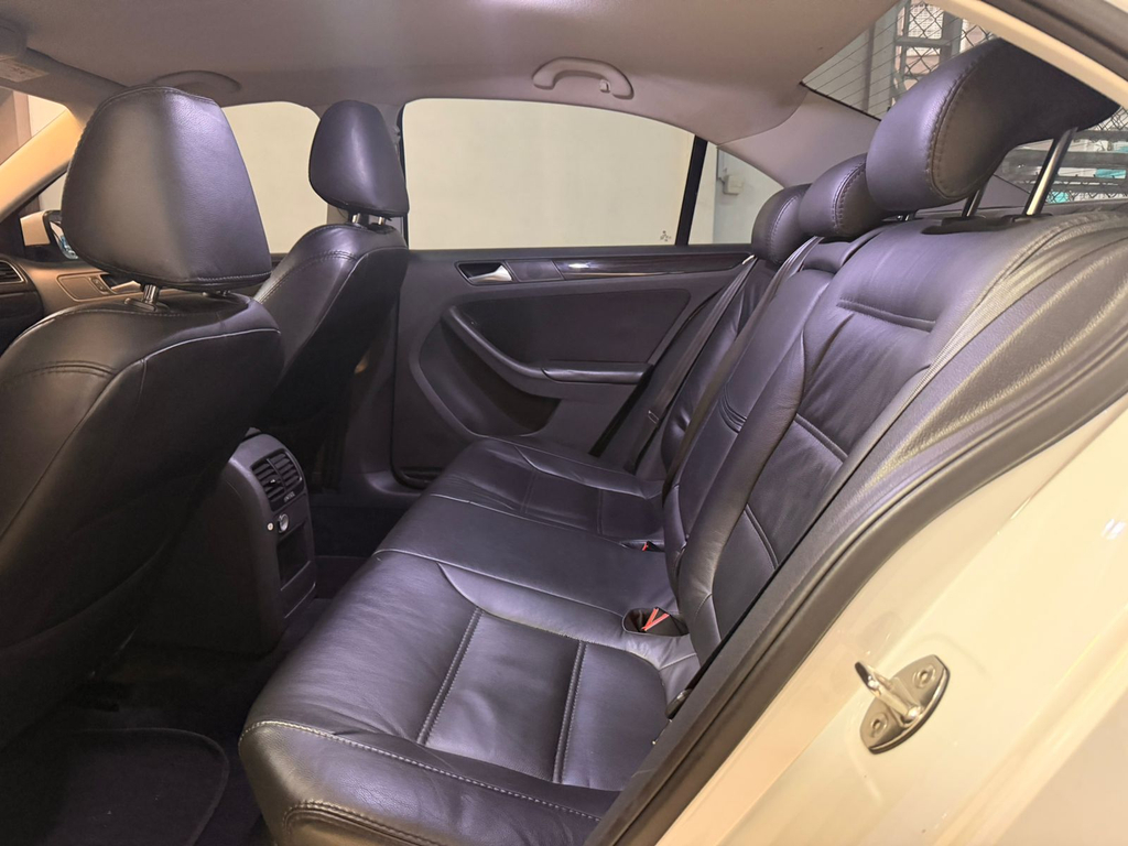 Volkswagen Jetta Branco