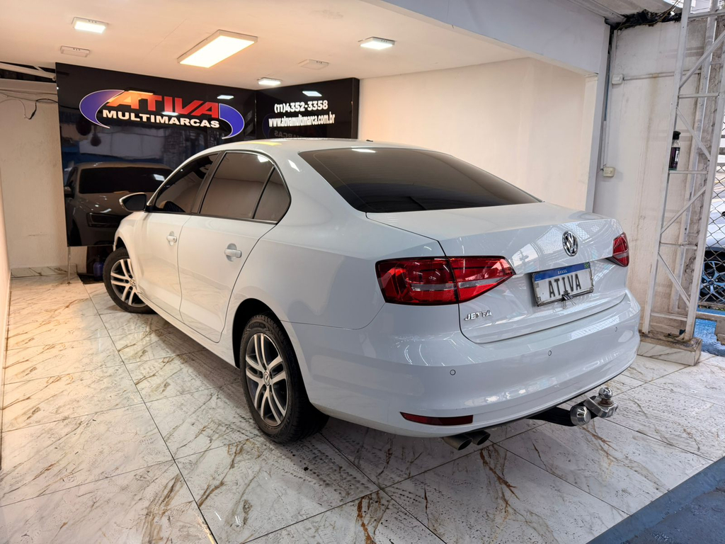 Volkswagen Jetta Branco