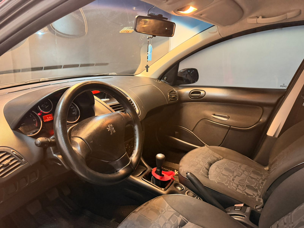 Peugeot 207 Sedan Cinza