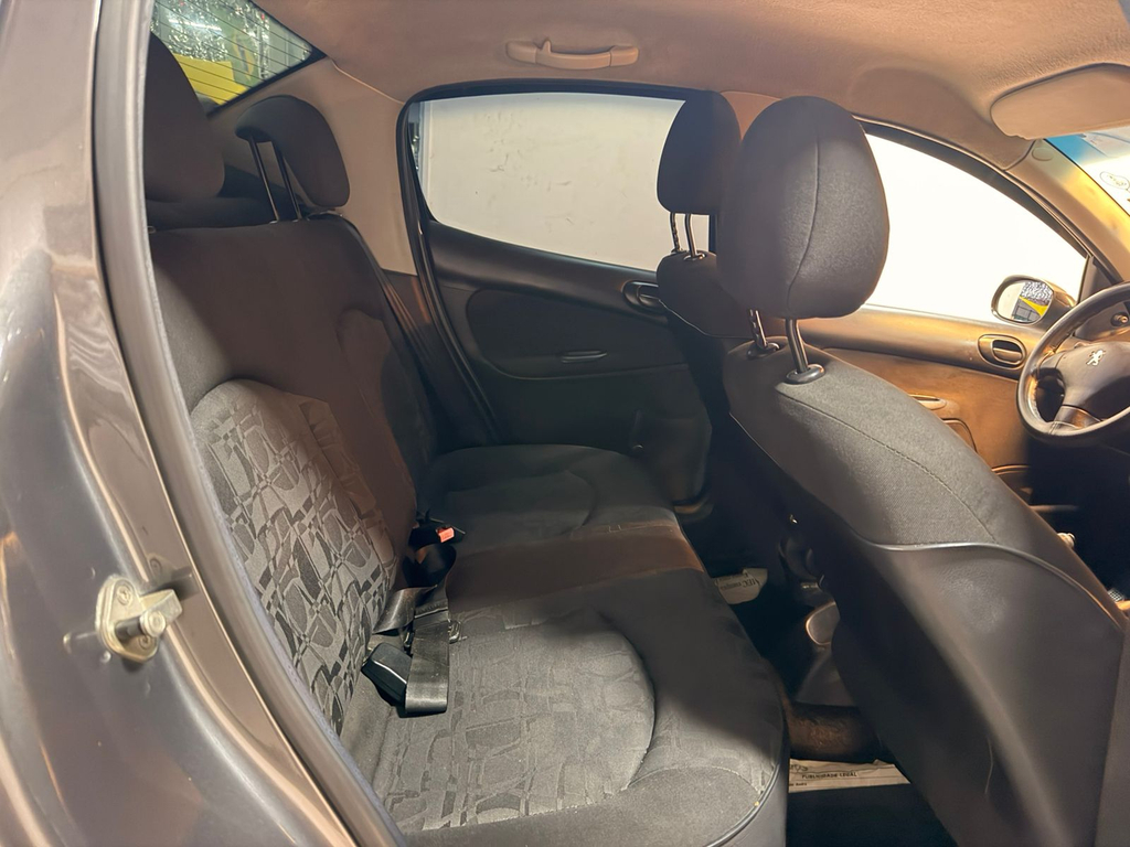 Peugeot 207 Sedan Cinza