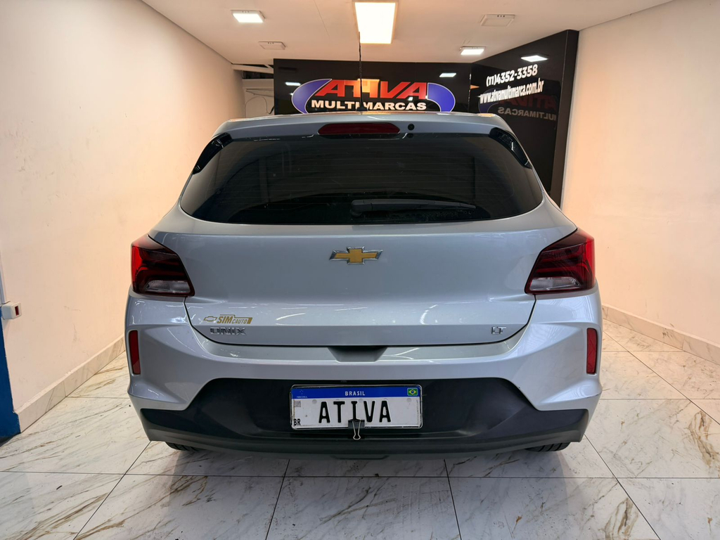 Chevrolet Onix Prata