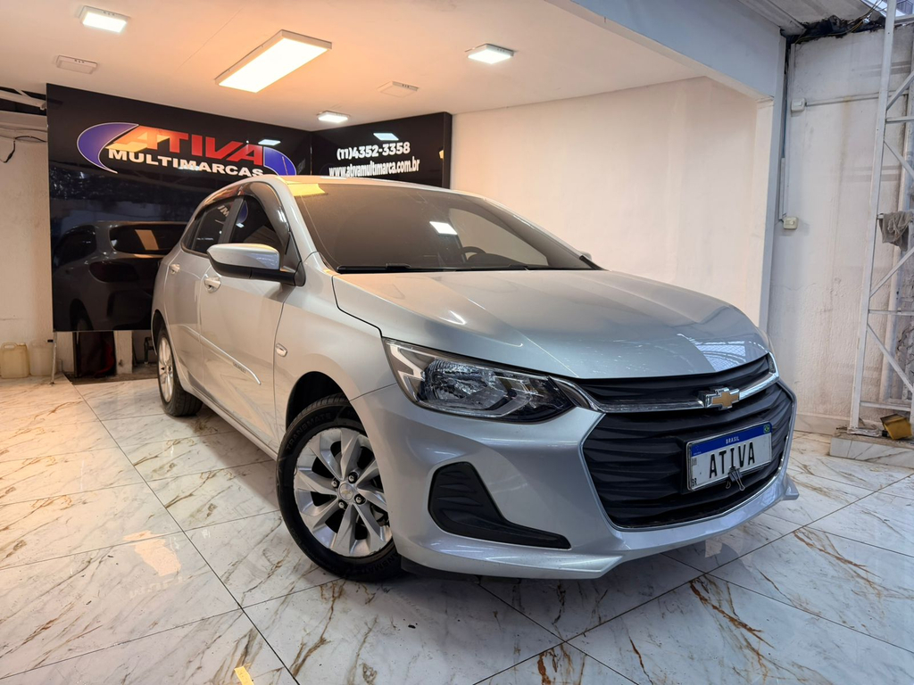 Chevrolet Onix Prata