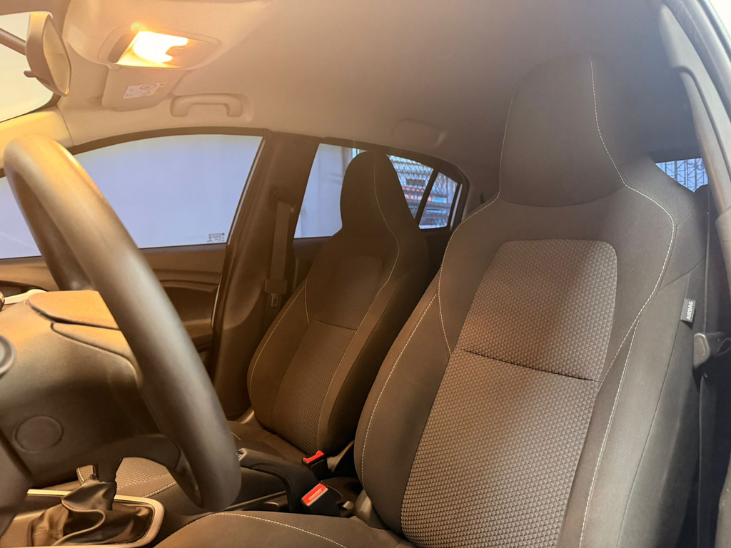 Chevrolet Onix Prata