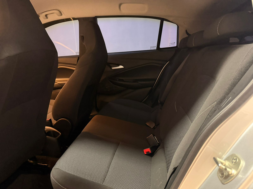 Chevrolet Onix Prata