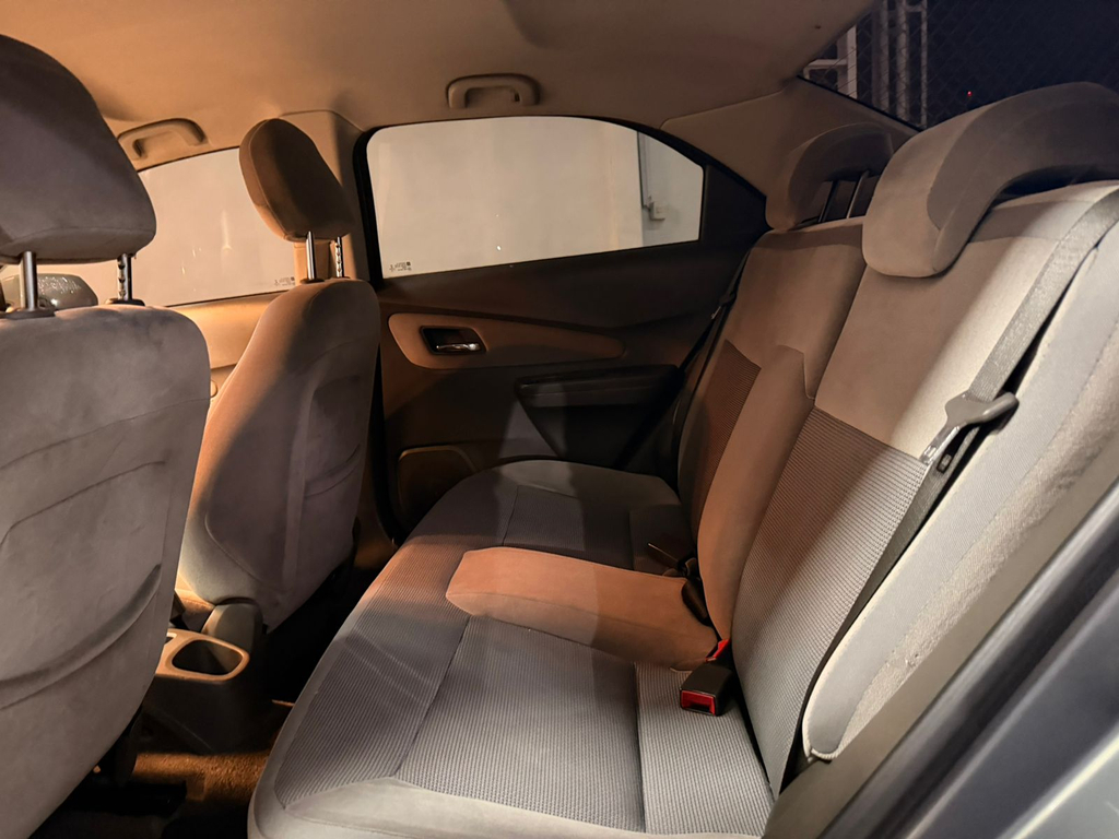 Chevrolet Cobalt Cinza