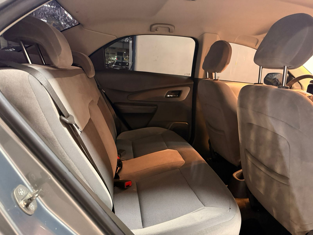 Chevrolet Cobalt Cinza
