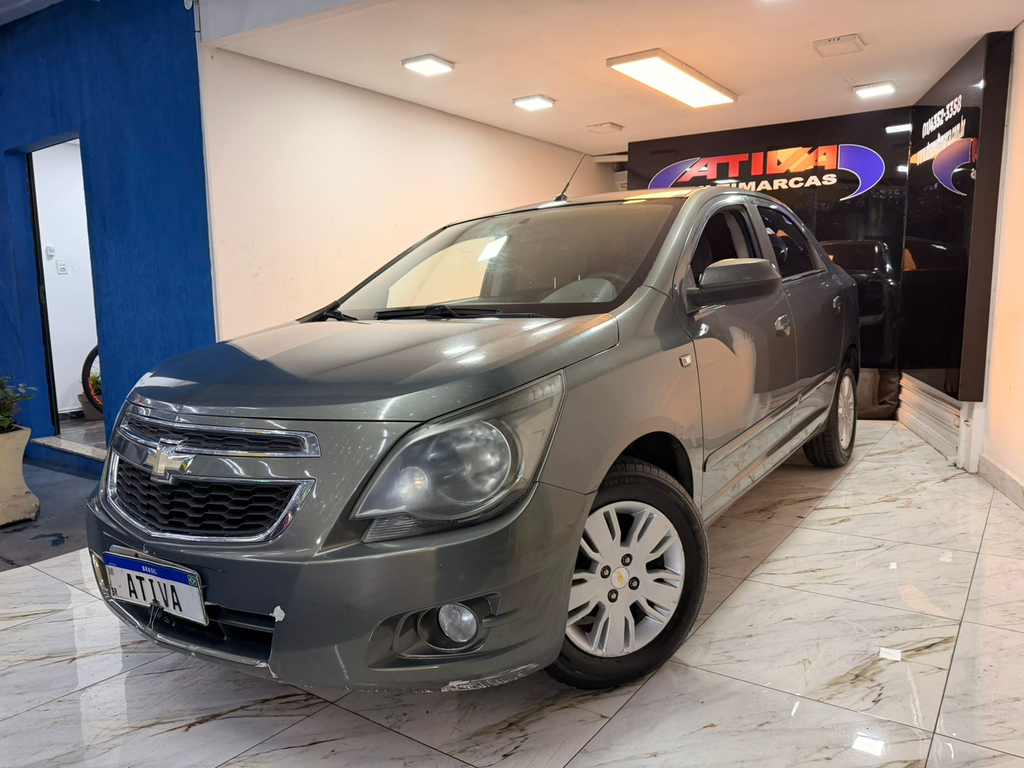 Chevrolet Cobalt Cinza