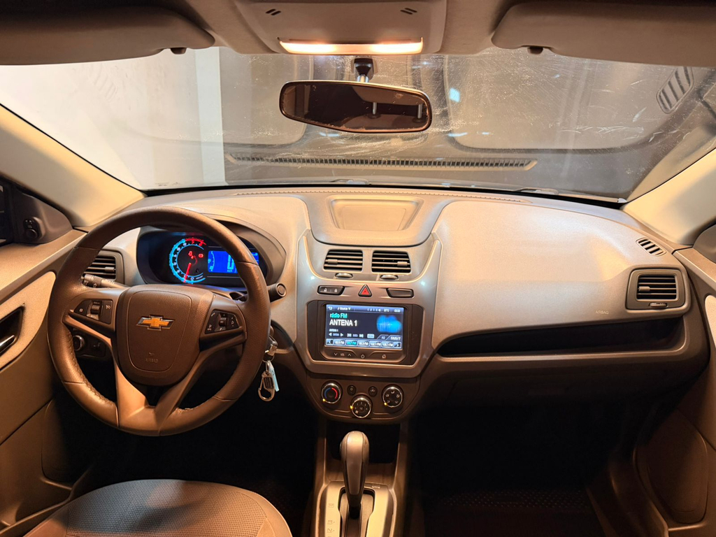 Chevrolet Cobalt Cinza