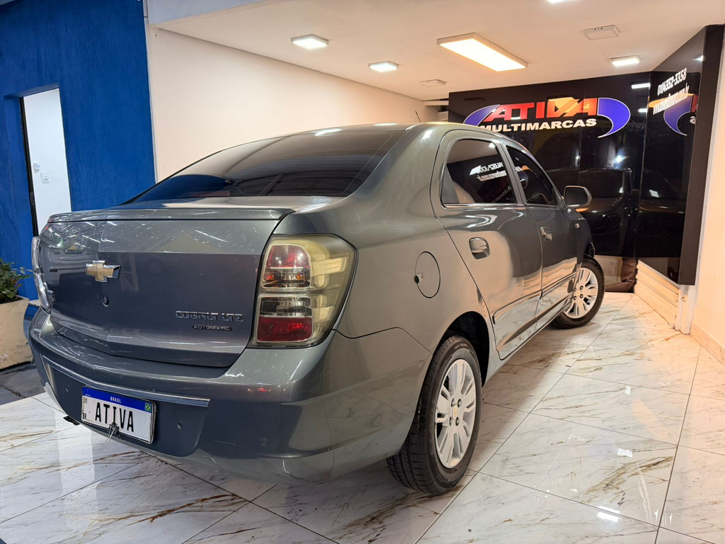 Chevrolet Cobalt Cinza