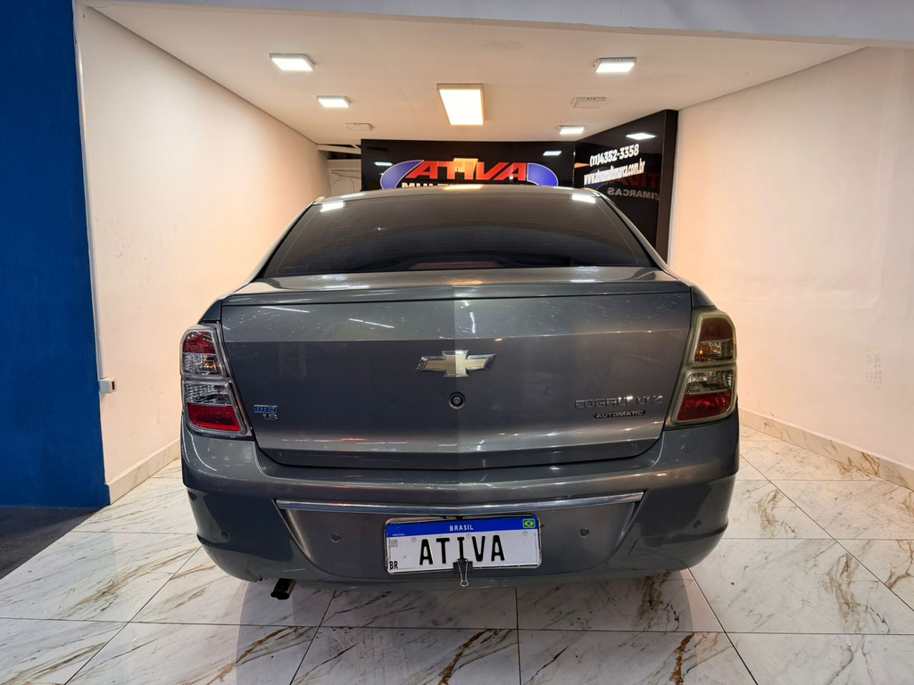 Chevrolet Cobalt Cinza