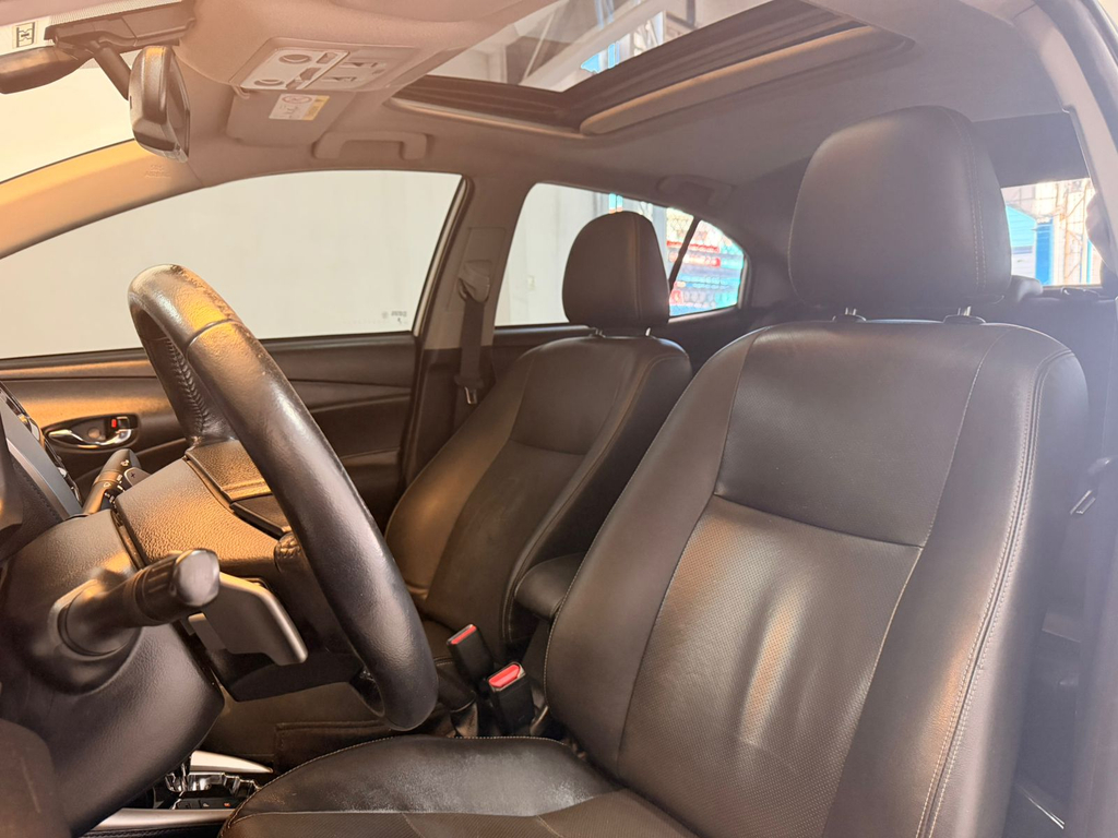 Toyota Yaris Sedan Branco