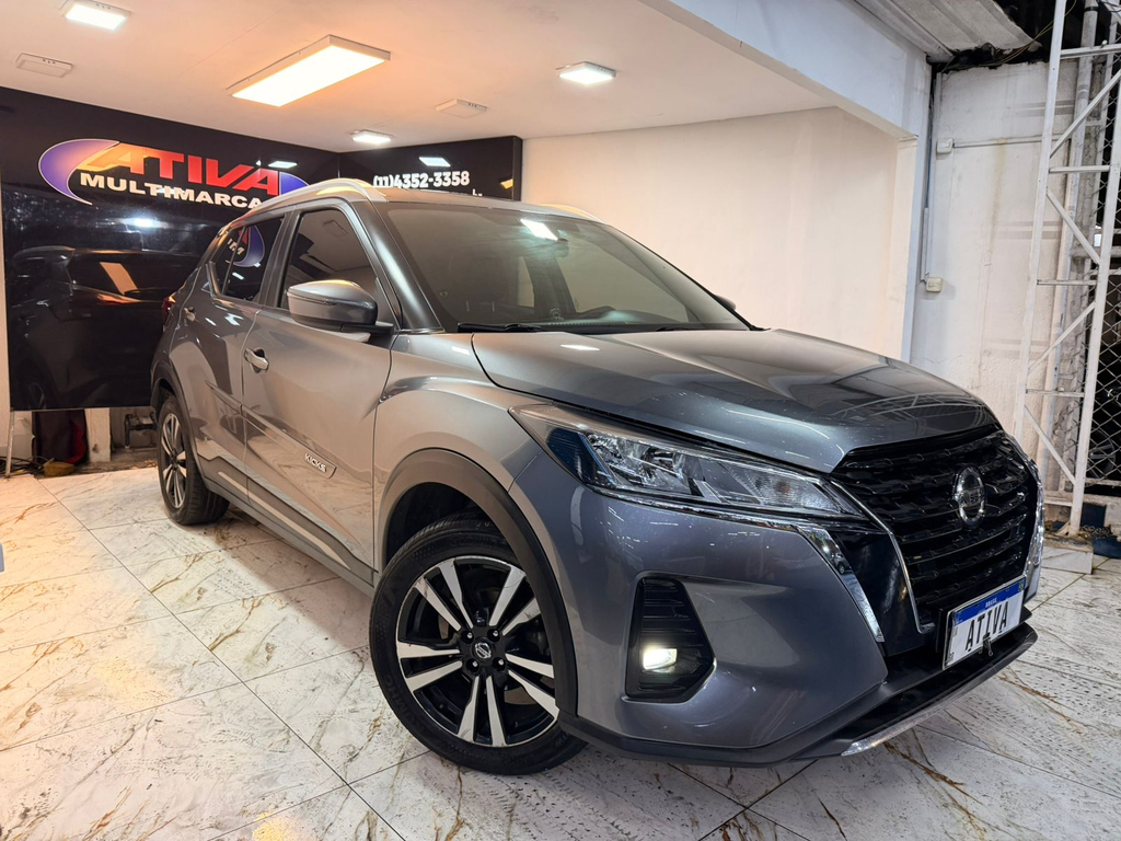 Nissan Kicks Cinza