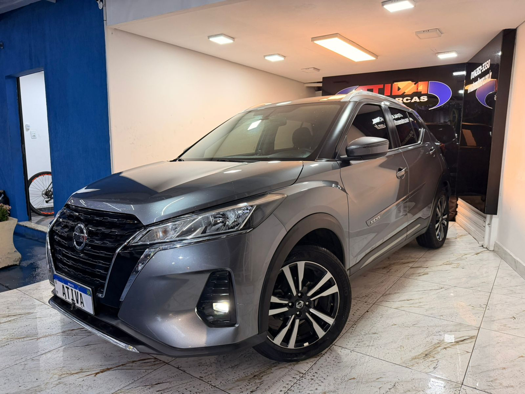 Nissan Kicks Cinza