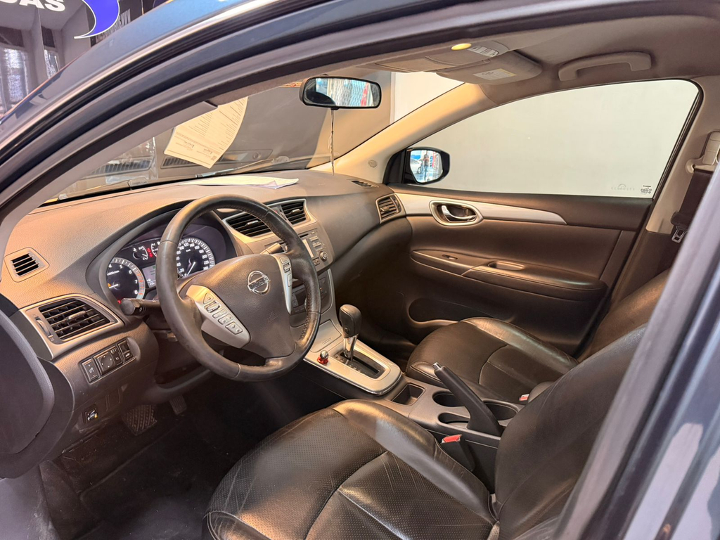 Nissan Sentra Azul