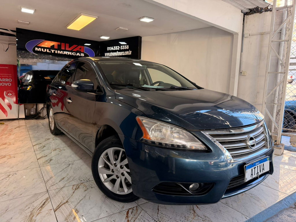 Nissan Sentra Azul