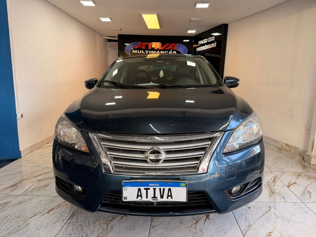 Nissan Sentra Azul