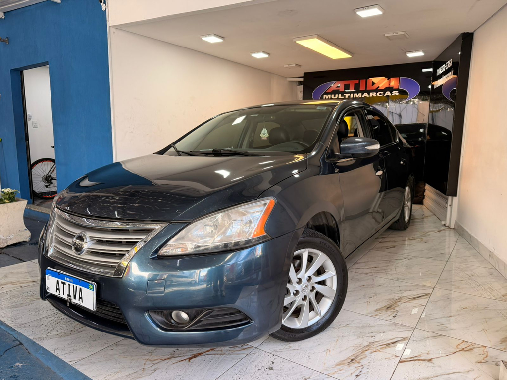 Nissan Sentra Azul