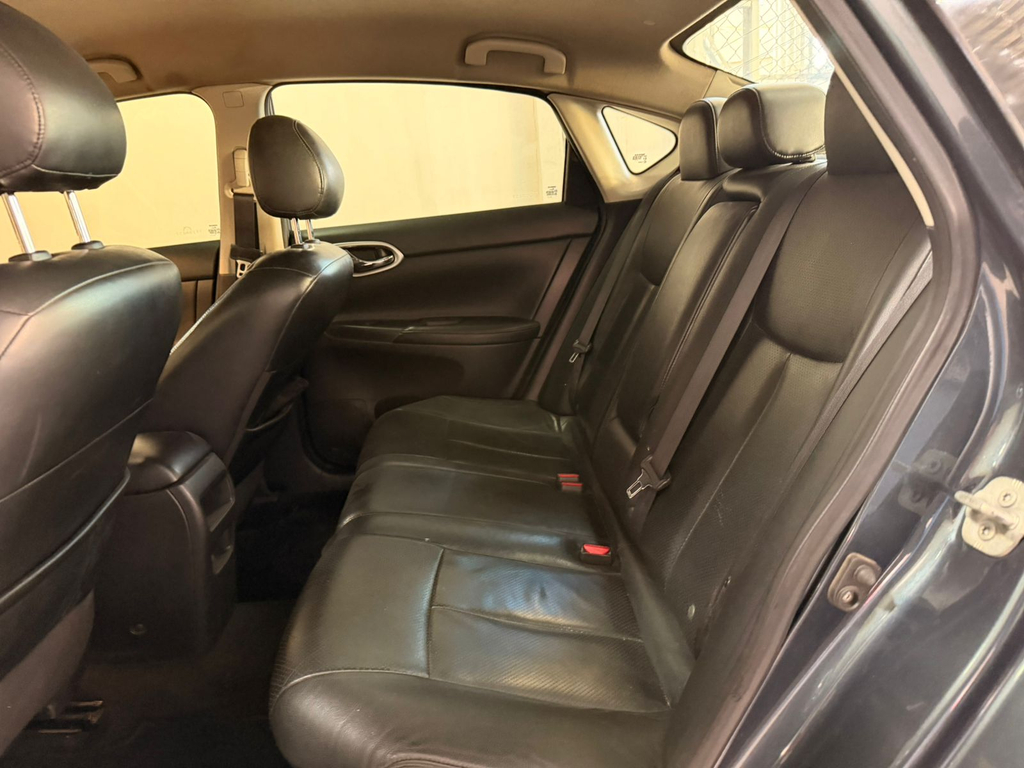 Nissan Sentra Azul