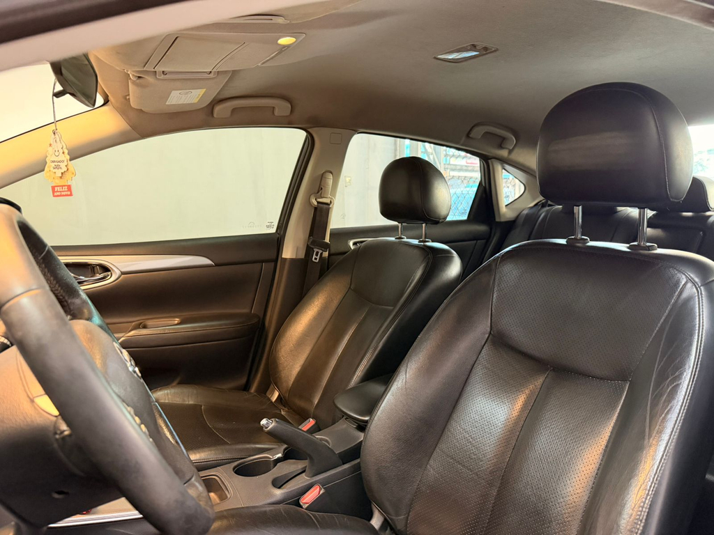 Nissan Sentra Azul