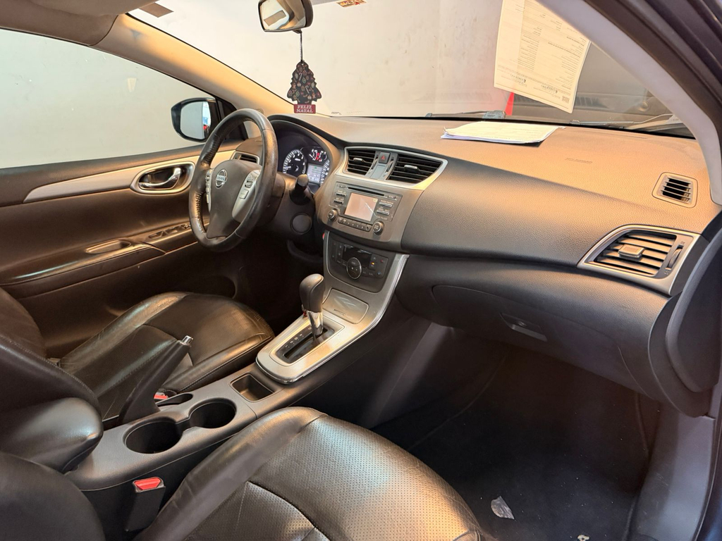 Nissan Sentra Azul
