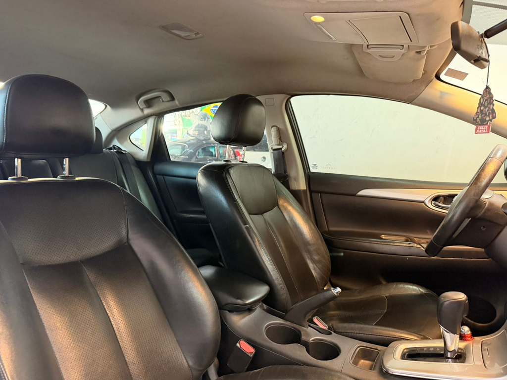 Nissan Sentra Azul
