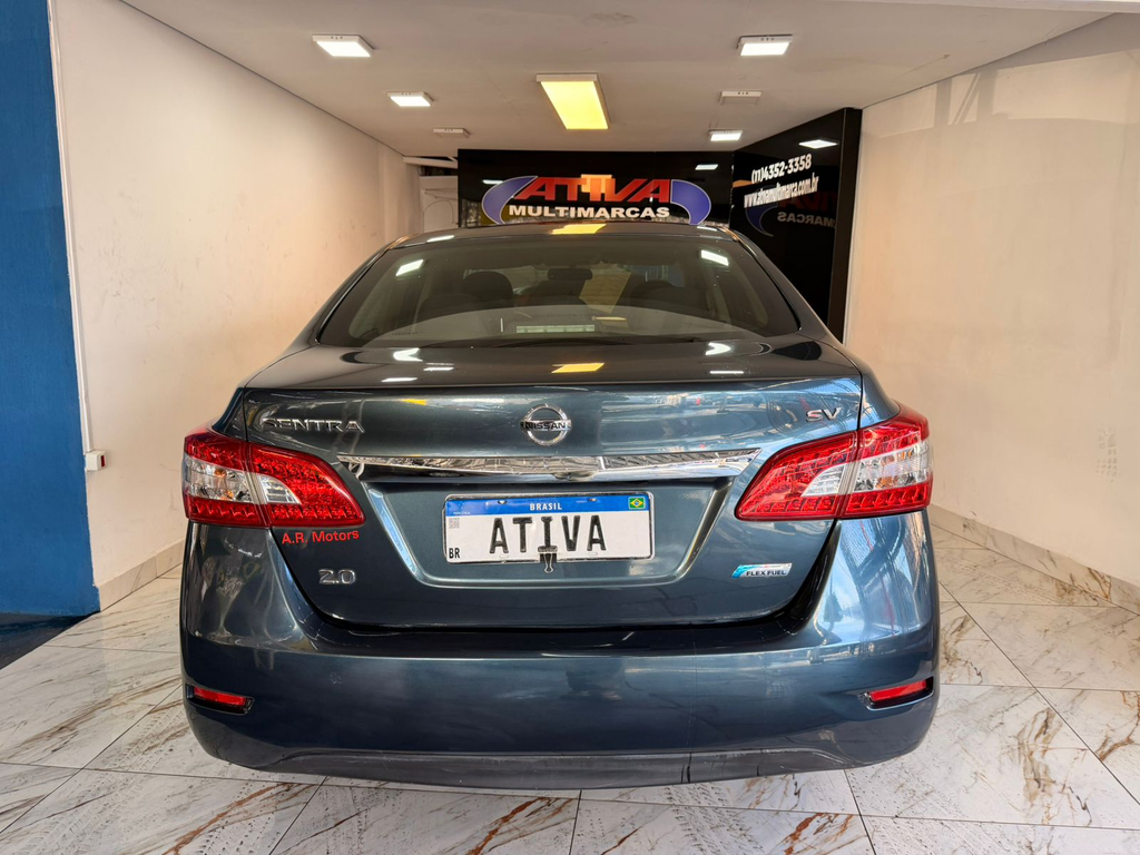 Nissan Sentra Azul
