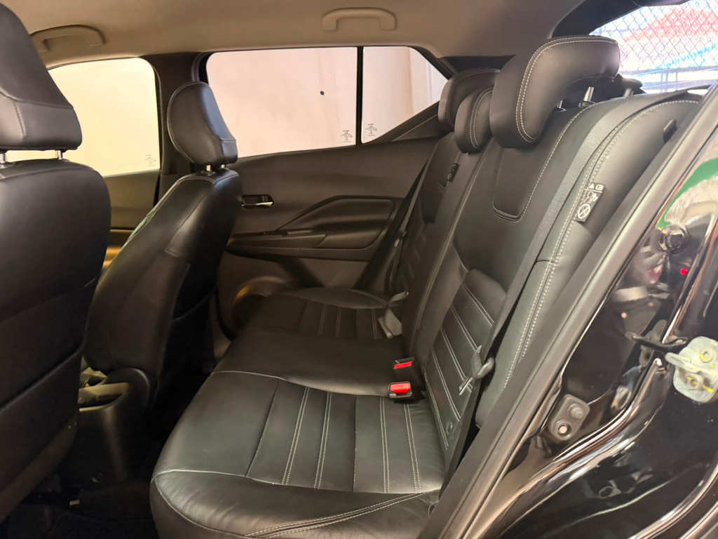 Nissan Kicks Preto