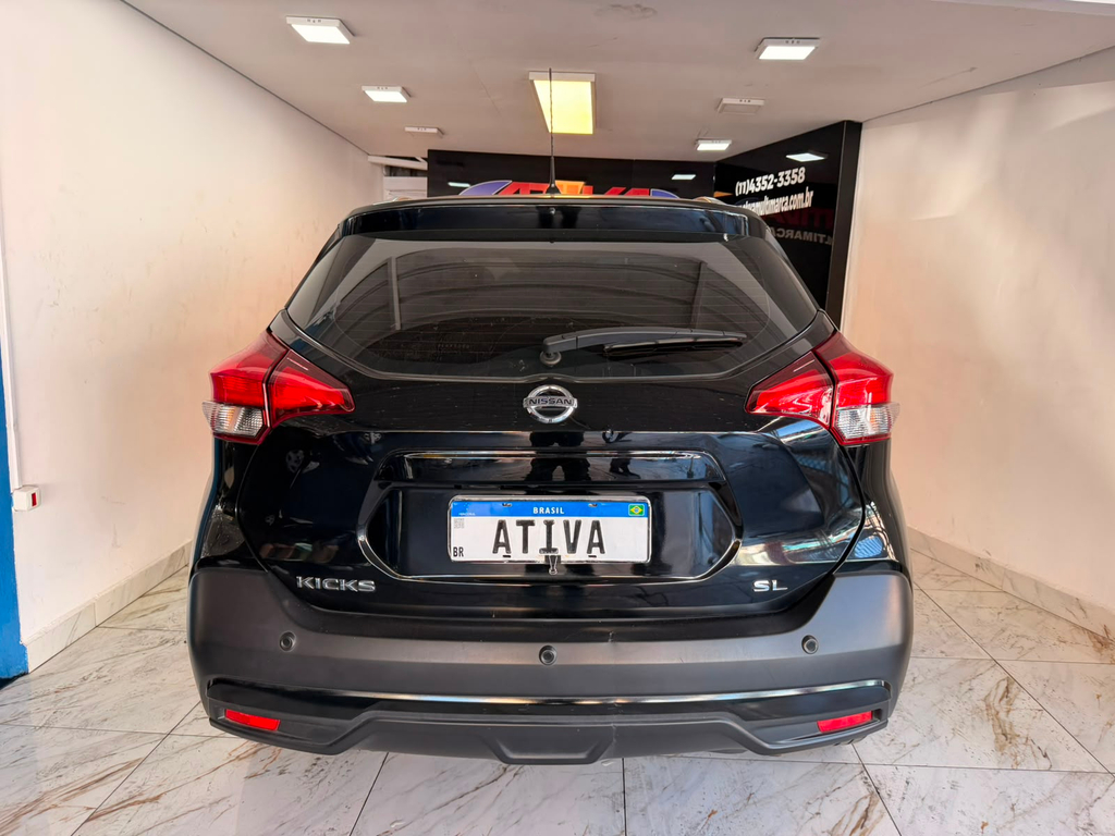Nissan Kicks Preto