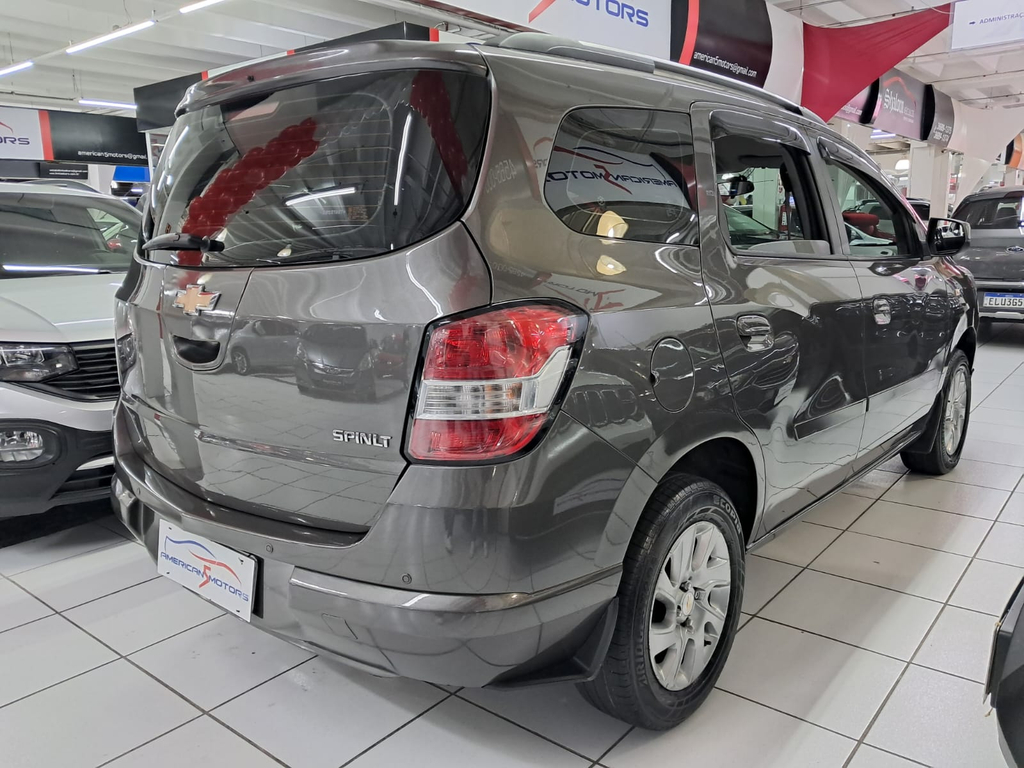 Chevrolet Spin Cinza