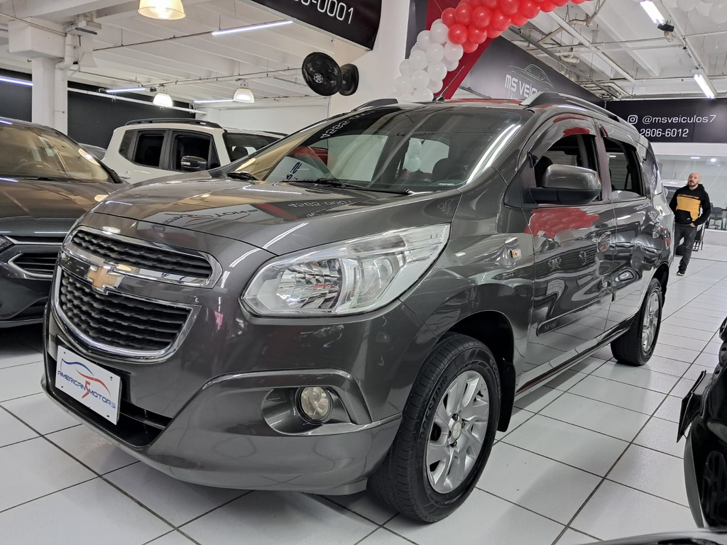 Chevrolet Spin Cinza
