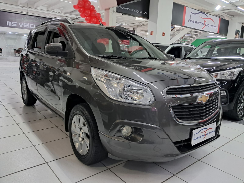 Chevrolet Spin Cinza