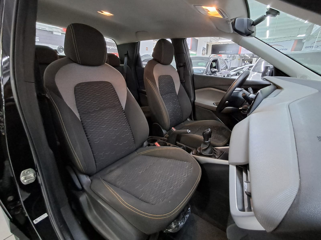 Chevrolet Montana Preto