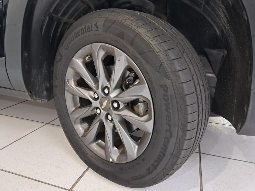 Chevrolet Montana Preto