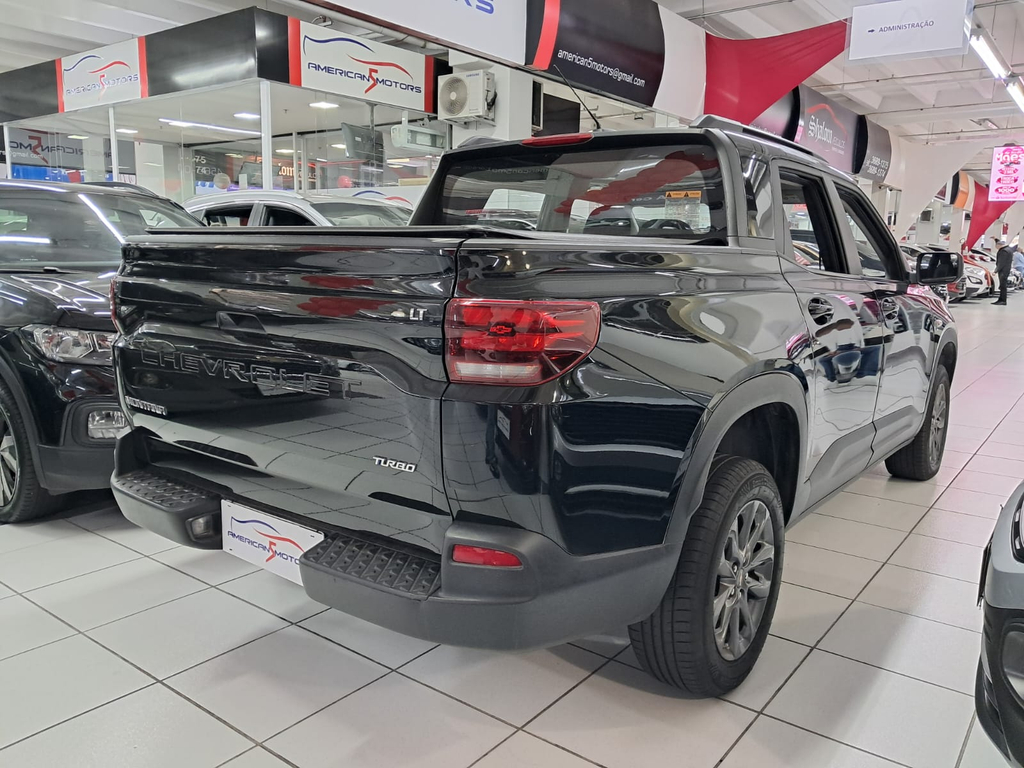 Chevrolet Montana Preto