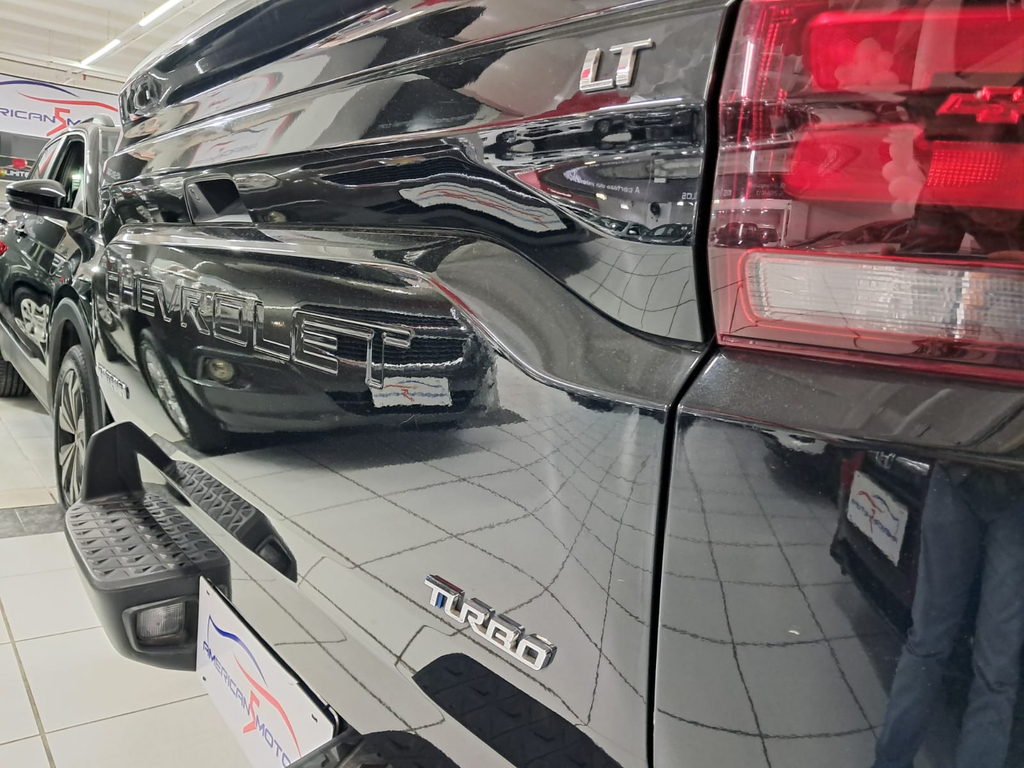Chevrolet Montana Preto