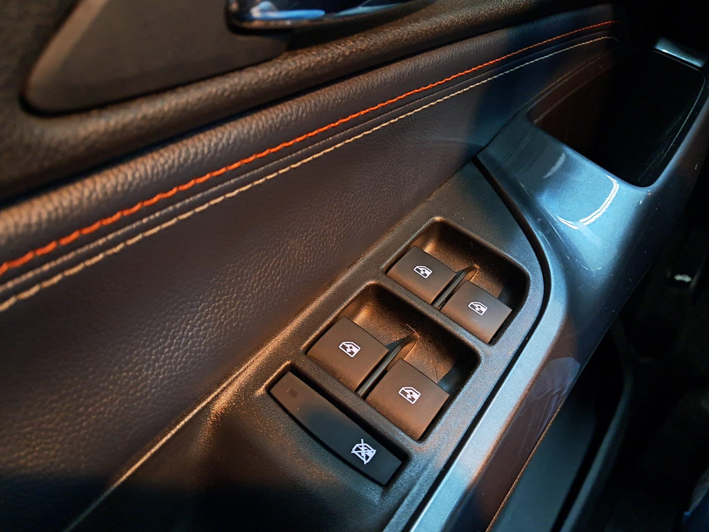 Chevrolet Spin Cinza