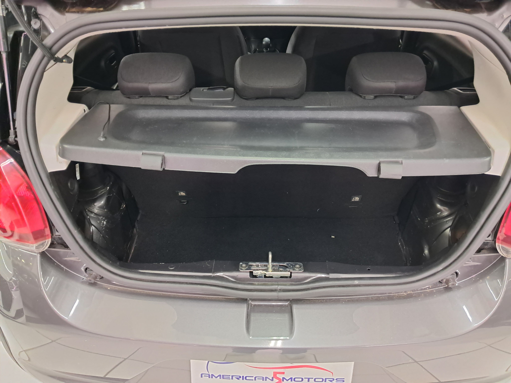 Fiat Mobi Cinza