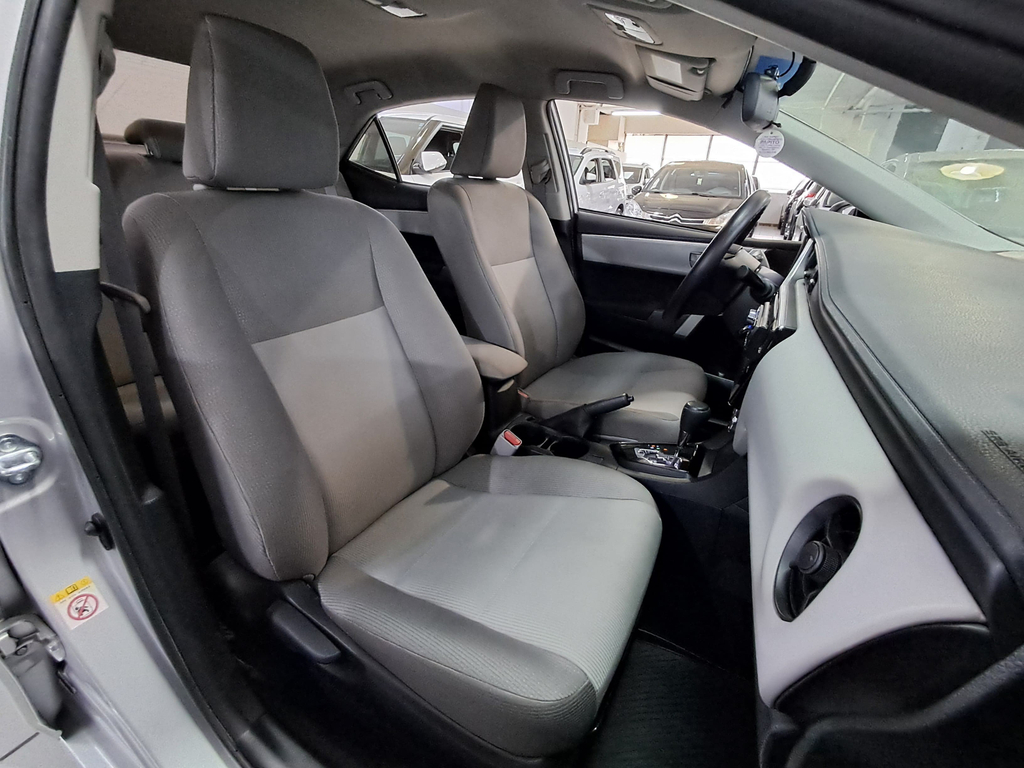 Toyota Corolla Prata