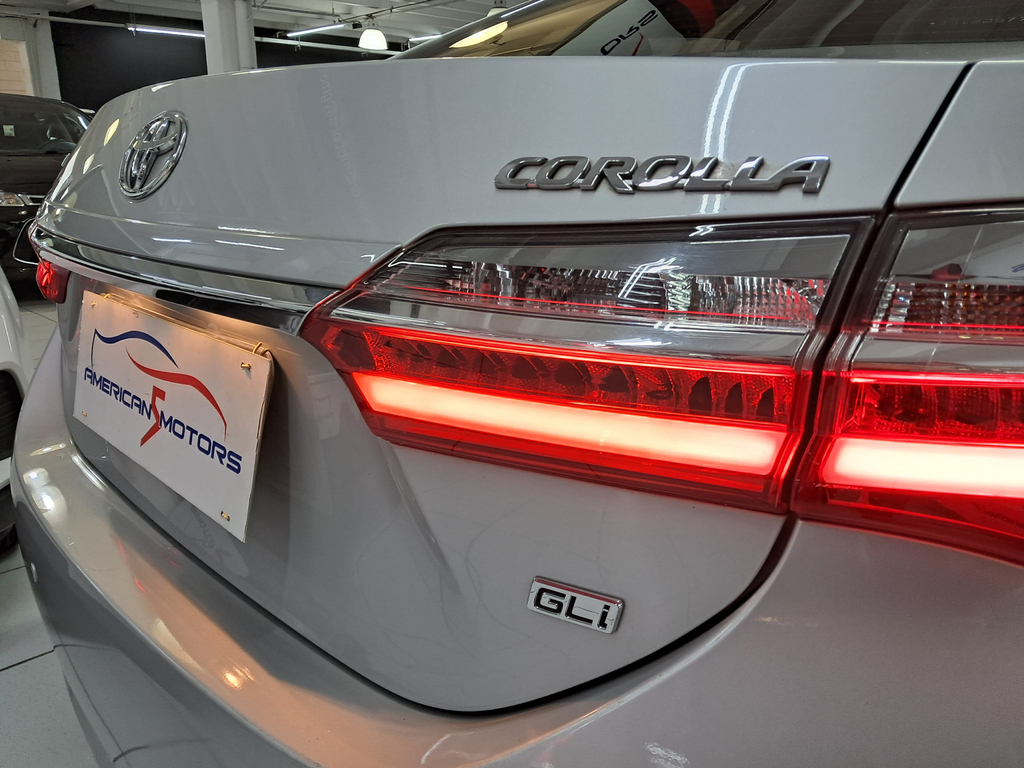 Toyota Corolla Prata
