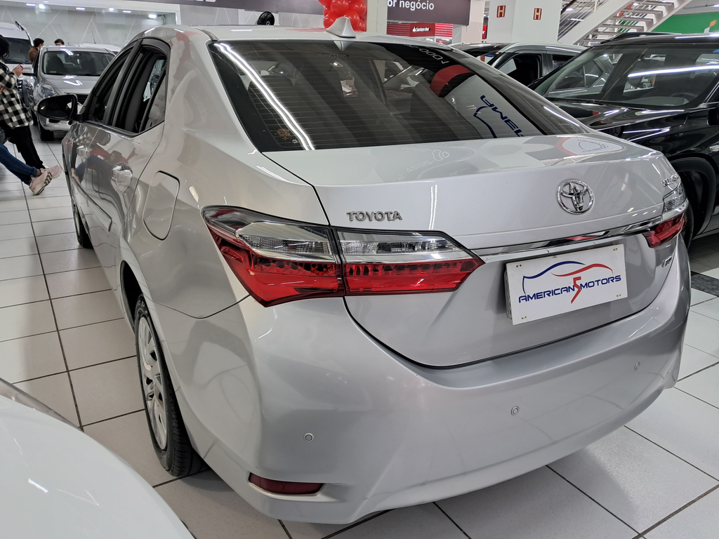 Toyota Corolla Prata
