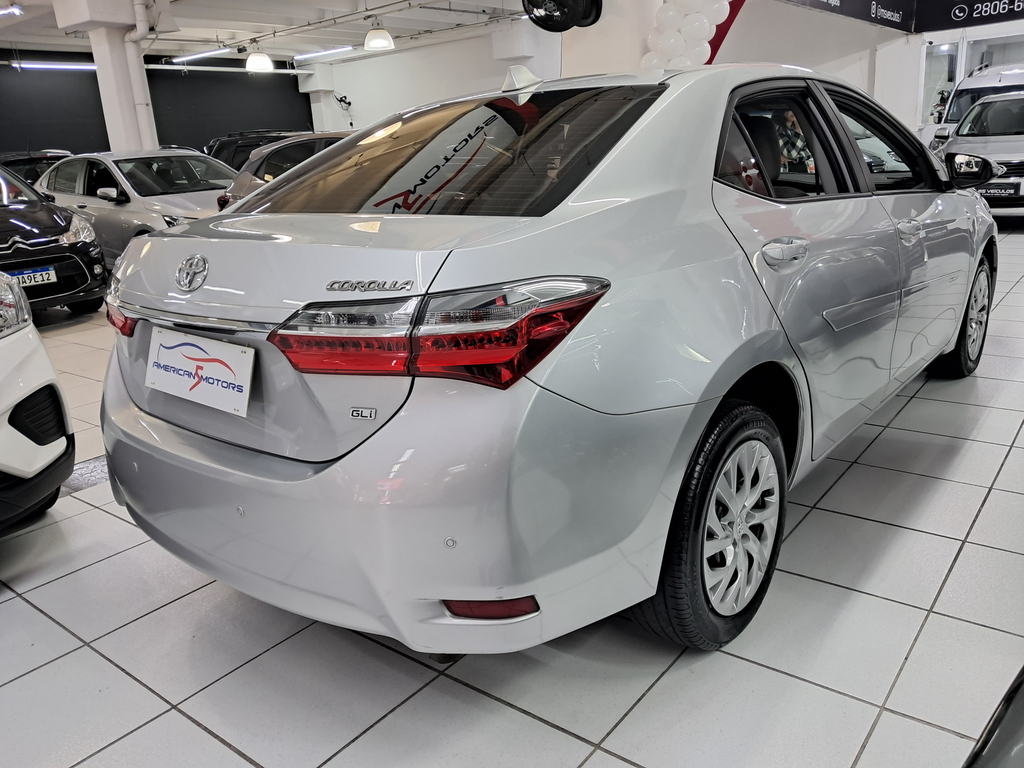 Toyota Corolla Prata