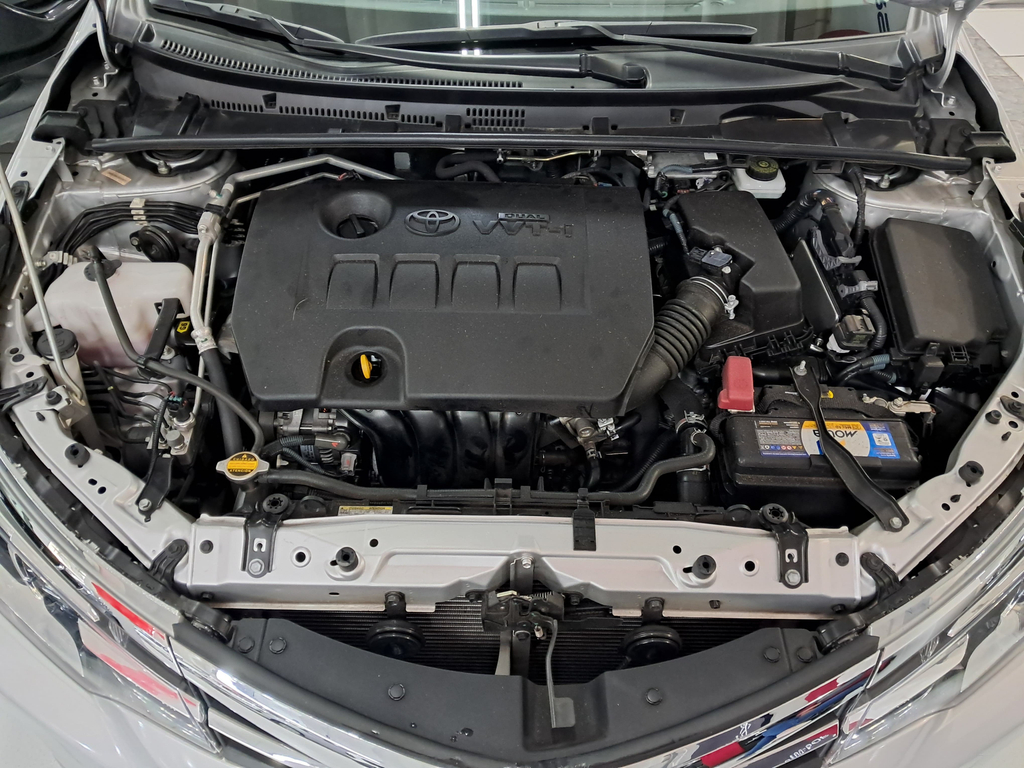 Toyota Corolla Prata