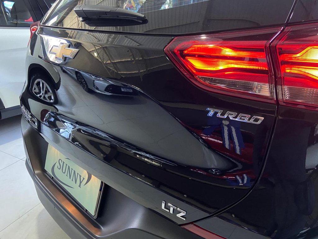 Chevrolet Tracker Preto