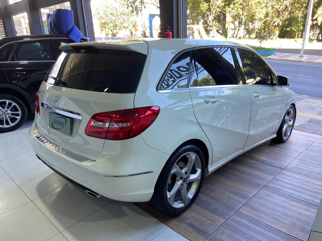 Mercedes Benz B 200 Branco
