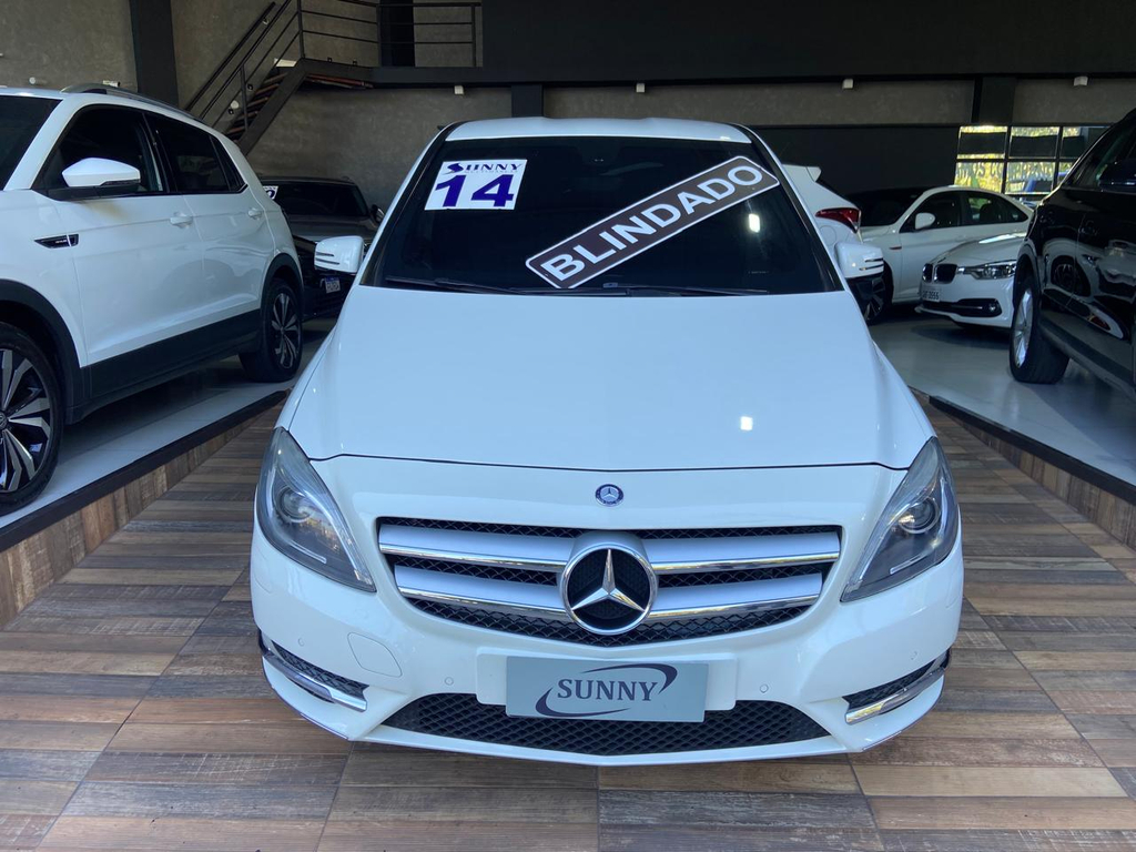 Mercedes Benz B 200 Branco