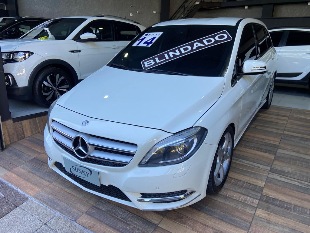 Mercedes Benz B 200 Branco