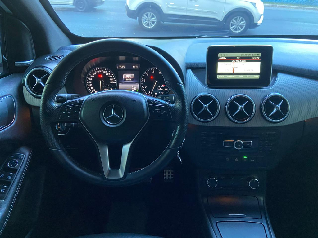 Mercedes Benz B 200 Branco